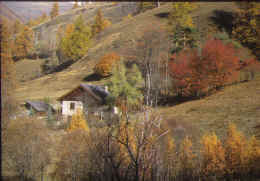 Un chalet en automne, prs de chez nous